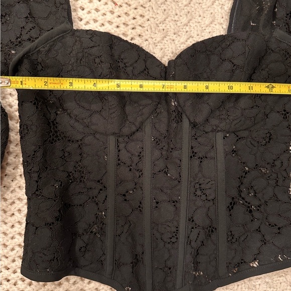 REVOLVE‎ STONE COLD FOX SMALL CORSETS LACE  FLORAL BLACK pit to pit 13 inches - Picture 3 of 8